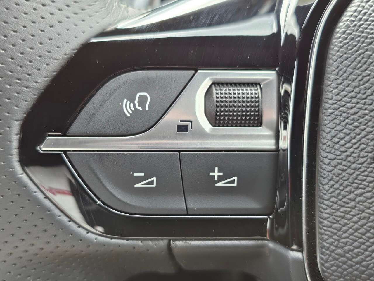 2024 PEUGEOT 208 2024 PEUGEOT 208