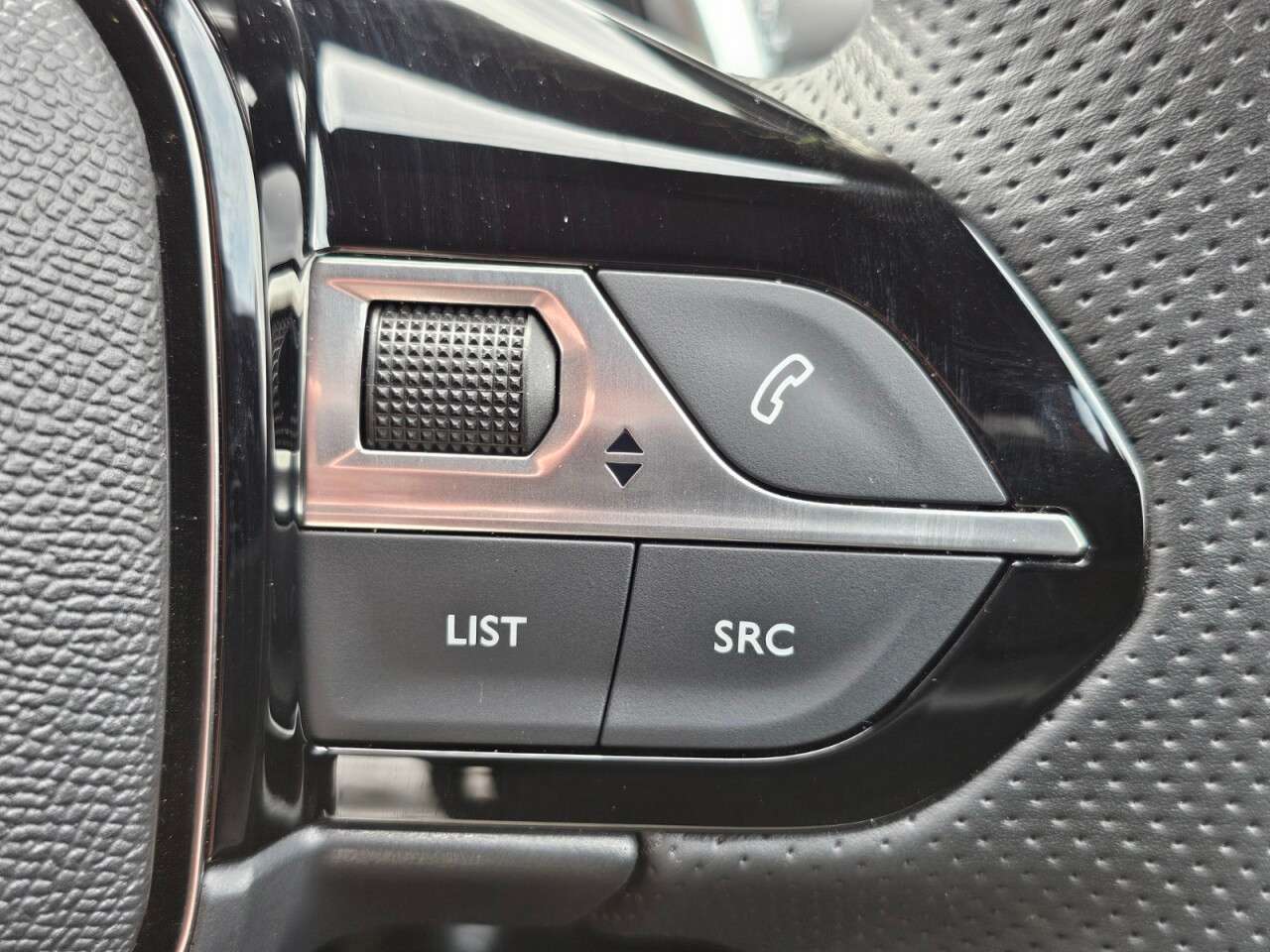 2024 PEUGEOT 208 2024 PEUGEOT 208