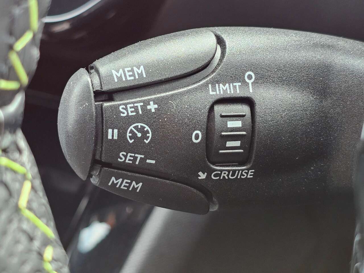 2024 PEUGEOT 208 2024 PEUGEOT 208