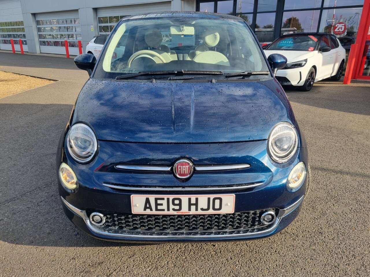A 2019 FIAT 500 1.2 Lounge Hatchback 3dr Petrol Dualogic Euro 6 (s/s) (69 bhp) A 2019 FIAT 500 1.2 Lounge Hatchback 3dr Petrol Dualogic Euro 6 (s/s) (69 bhp)