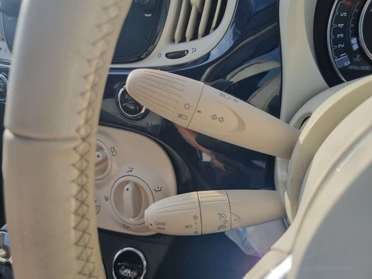 2019 FIAT 500 2019 FIAT 500