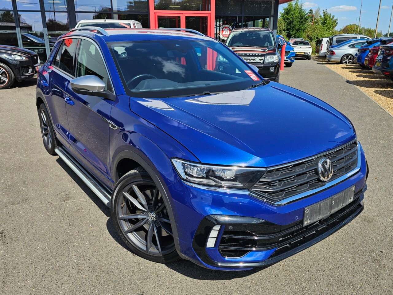 A 2020 VOLKSWAGEN T-ROC 2.0 TSI R SUV 5dr Petrol DSG 4Motion Euro 6 (s/s) (300 ps) A 2020 VOLKSWAGEN T-ROC 2.0 TSI R SUV 5dr Petrol DSG 4Motion Euro 6 (s/s) (300 ps)