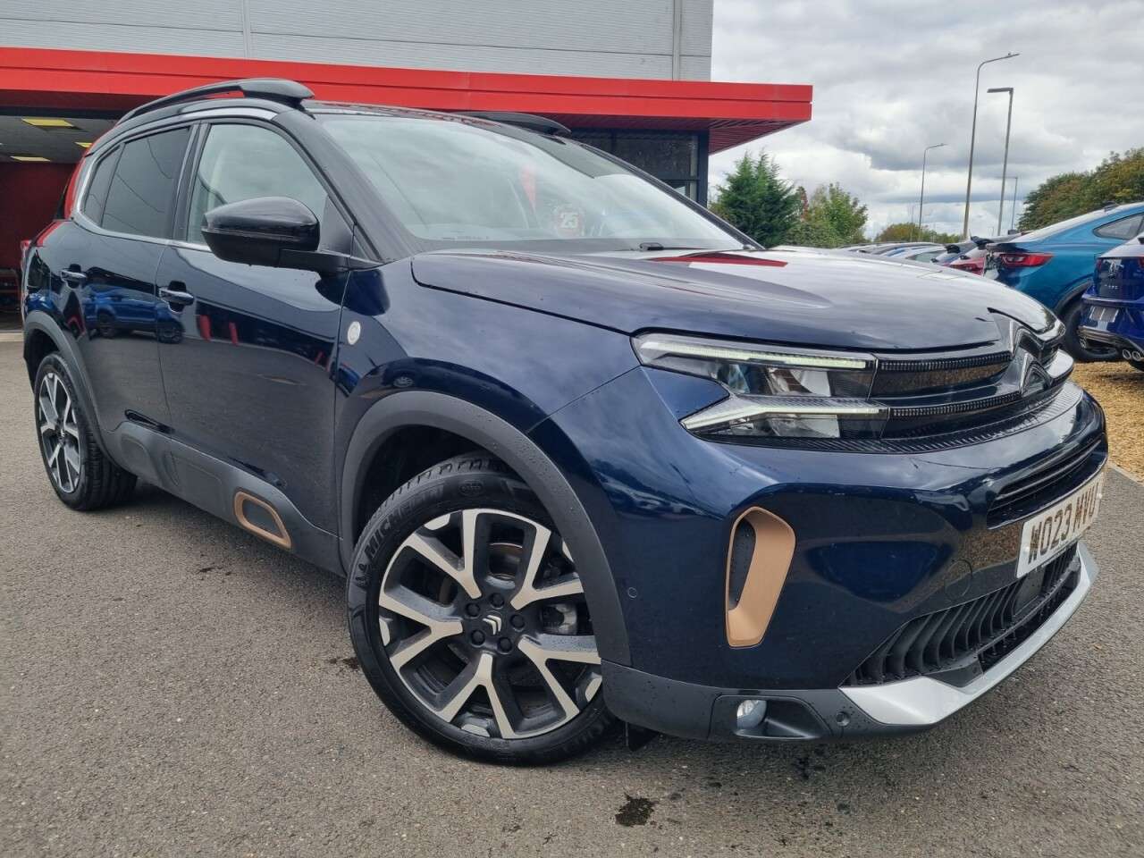 A 2023 CITROEN C5 AIRCROSS 1.5 BlueHDi C-Series Edition SUV 5dr Diesel EAT8 Euro 6 (s/s) (130 ps) A 2023 CITROEN C5 AIRCROSS 1.5 BlueHDi C-Series Edition SUV 5dr Diesel EAT8 Euro 6 (s/s) (130 ps)