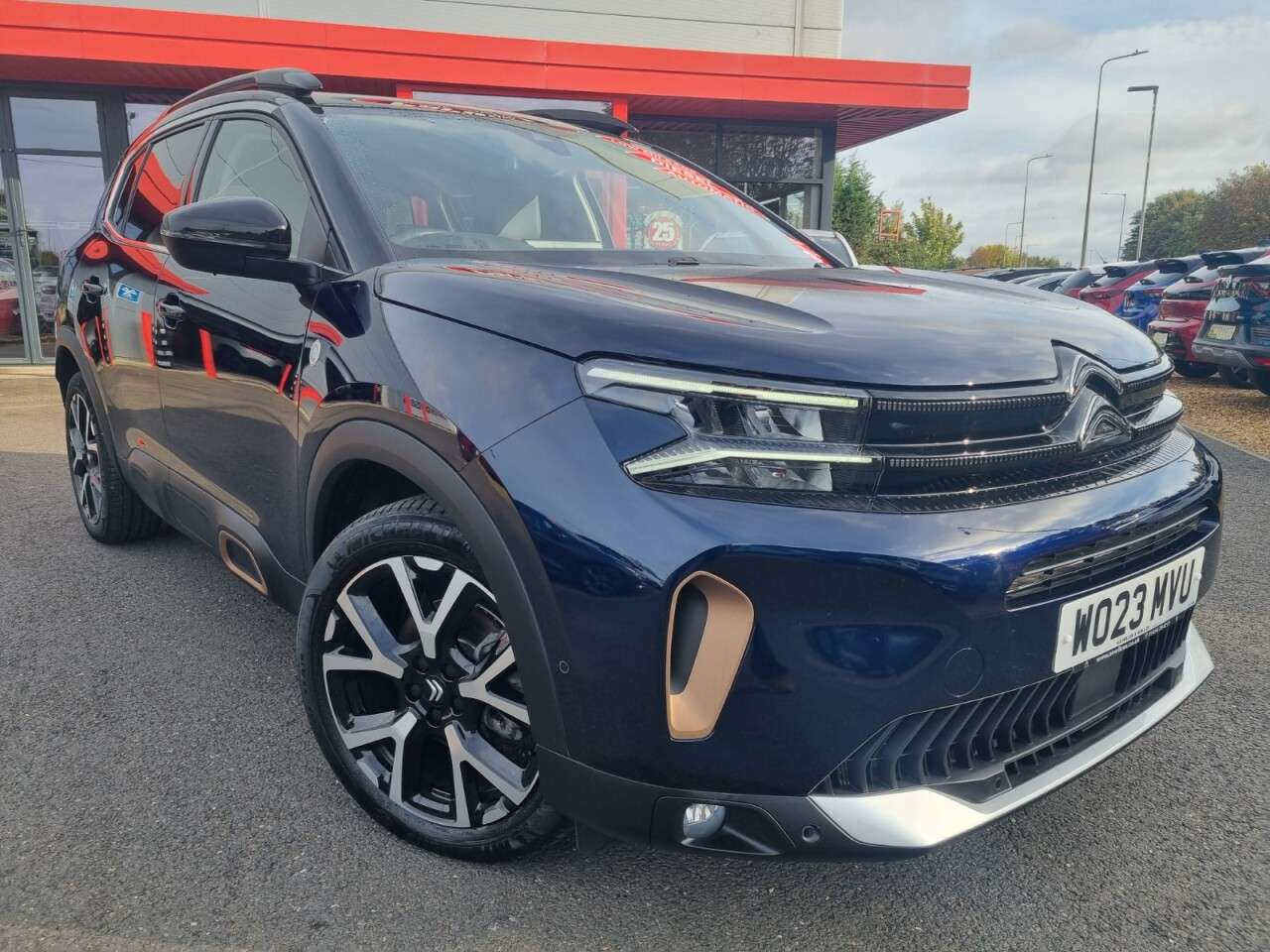 A 2023 CITROEN C5 AIRCROSS 1.5 BlueHDi C-Series Edition SUV 5dr Diesel EAT8 Euro 6 (s/s) (130 ps) A 2023 CITROEN C5 AIRCROSS 1.5 BlueHDi C-Series Edition SUV 5dr Diesel EAT8 Euro 6 (s/s) (130 ps)