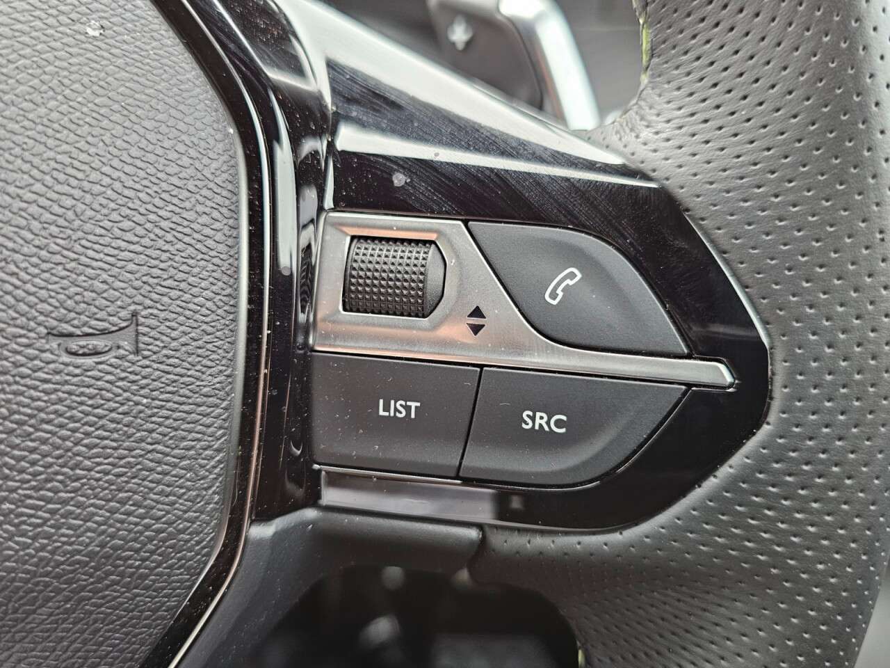 2024 PEUGEOT 2008 2024 PEUGEOT 2008