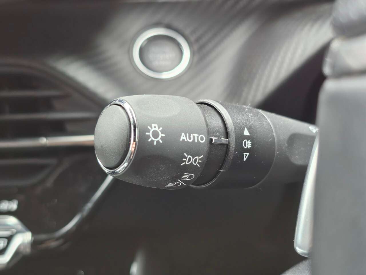 2024 PEUGEOT 2008 2024 PEUGEOT 2008