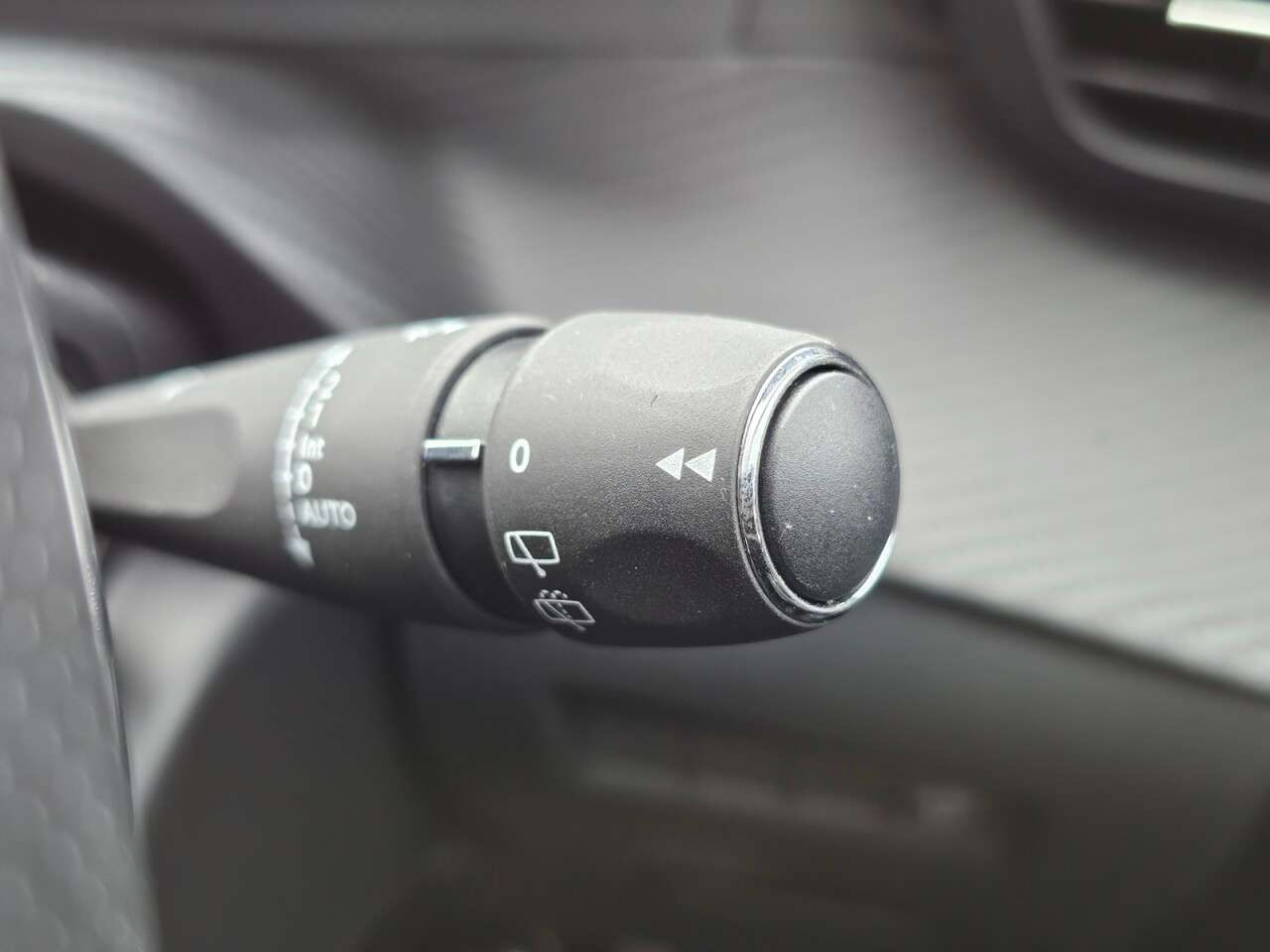 2024 PEUGEOT 2008 2024 PEUGEOT 2008