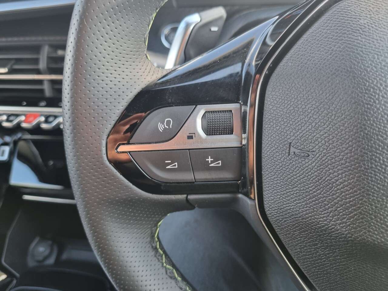 2024 PEUGEOT 2008 2024 PEUGEOT 2008
