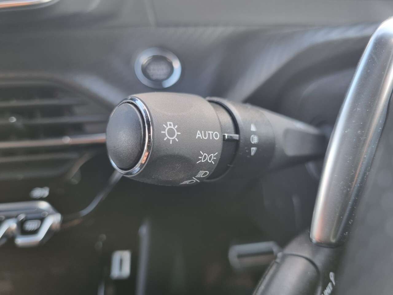 2024 PEUGEOT 2008 2024 PEUGEOT 2008