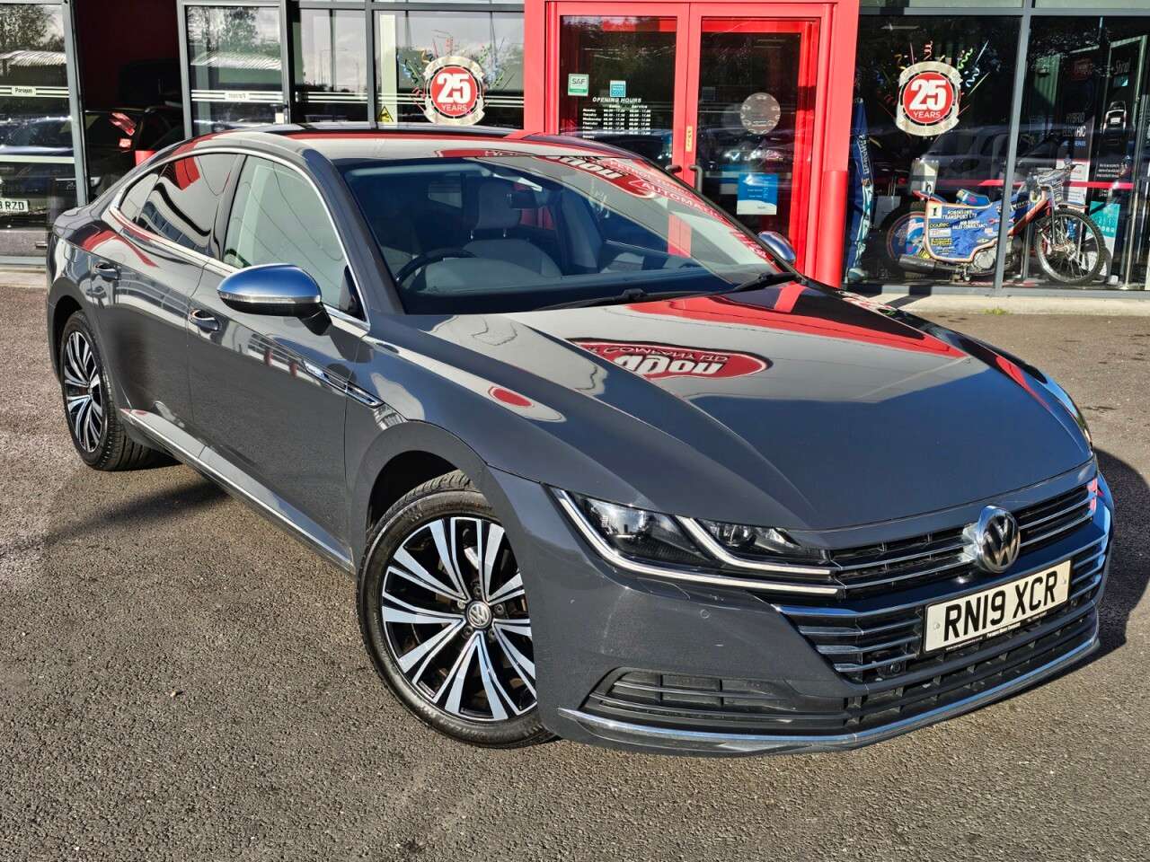 A 2019 VOLKSWAGEN ARTEON 1.5 TSI EVO Elegance Fastback 5dr Petrol DSG Euro 6 (s/s) (150 ps) A 2019 VOLKSWAGEN ARTEON 1.5 TSI EVO Elegance Fastback 5dr Petrol DSG Euro 6 (s/s) (150 ps)