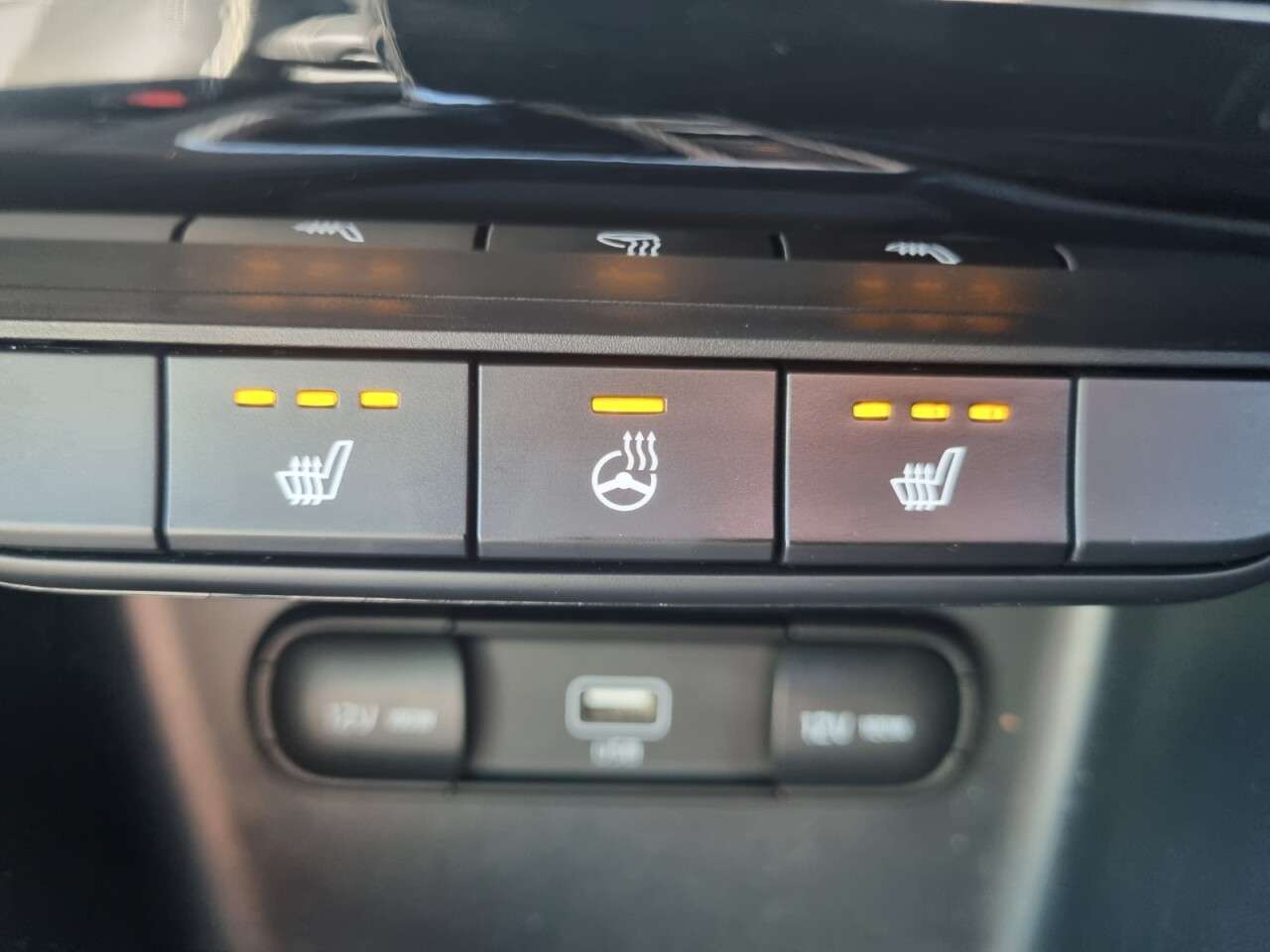 A 2019 KIA SPORTAGE 1.6 CRDi EcoDynamics+ 4 SUV 5dr Diesel Hybrid Manual Euro 6 (s/s) (134 bhp) A 2019 KIA SPORTAGE 1.6 CRDi EcoDynamics+ 4 SUV 5dr Diesel Hybrid Manual Euro 6 (s/s) (134 bhp)