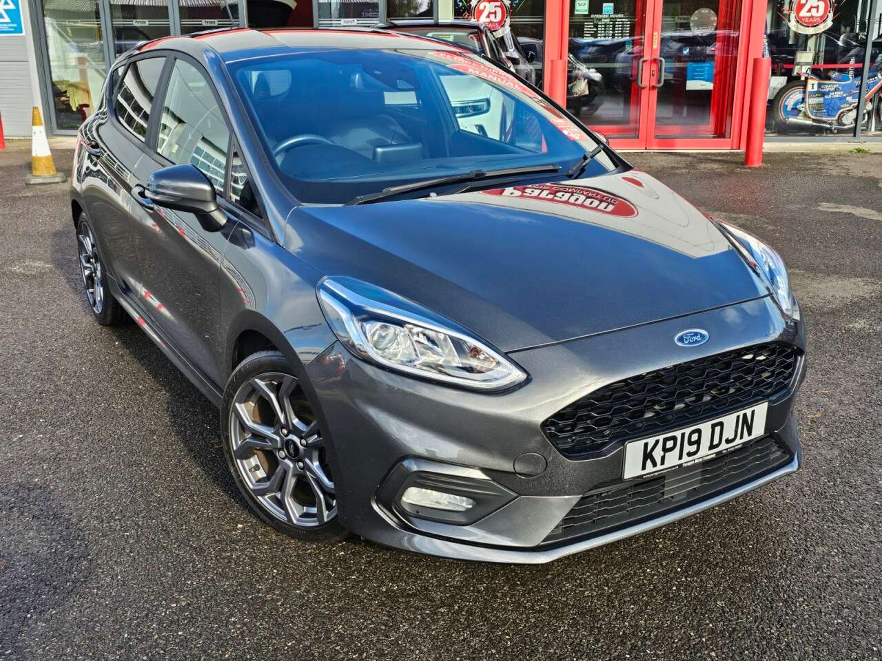 A 2019 FORD FIESTA 1.0T EcoBoost GPF ST-Line X Hatchback 5dr Petrol Manual Euro 6 (s/s) (125 p A 2019 FORD FIESTA 1.0T EcoBoost GPF ST-Line X Hatchback 5dr Petrol Manual Euro 6 (s/s) (125 p