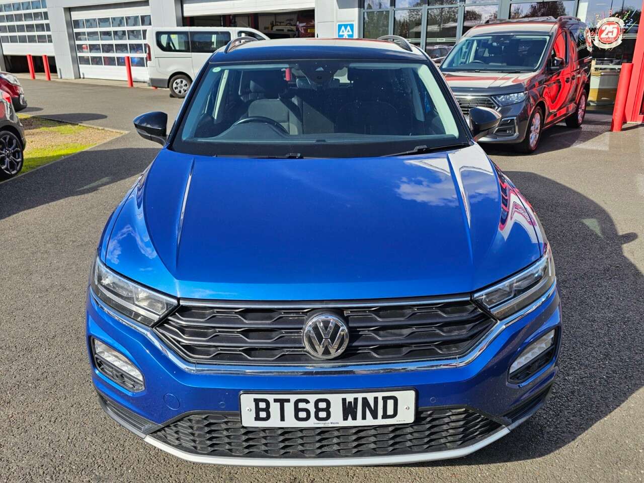 A 2018 VOLKSWAGEN T-ROC 1.5 TSI GPF EVO Design SUV 5dr Petrol Manual Euro 6 (s/s) (150 ps) A 2018 VOLKSWAGEN T-ROC 1.5 TSI GPF EVO Design SUV 5dr Petrol Manual Euro 6 (s/s) (150 ps)