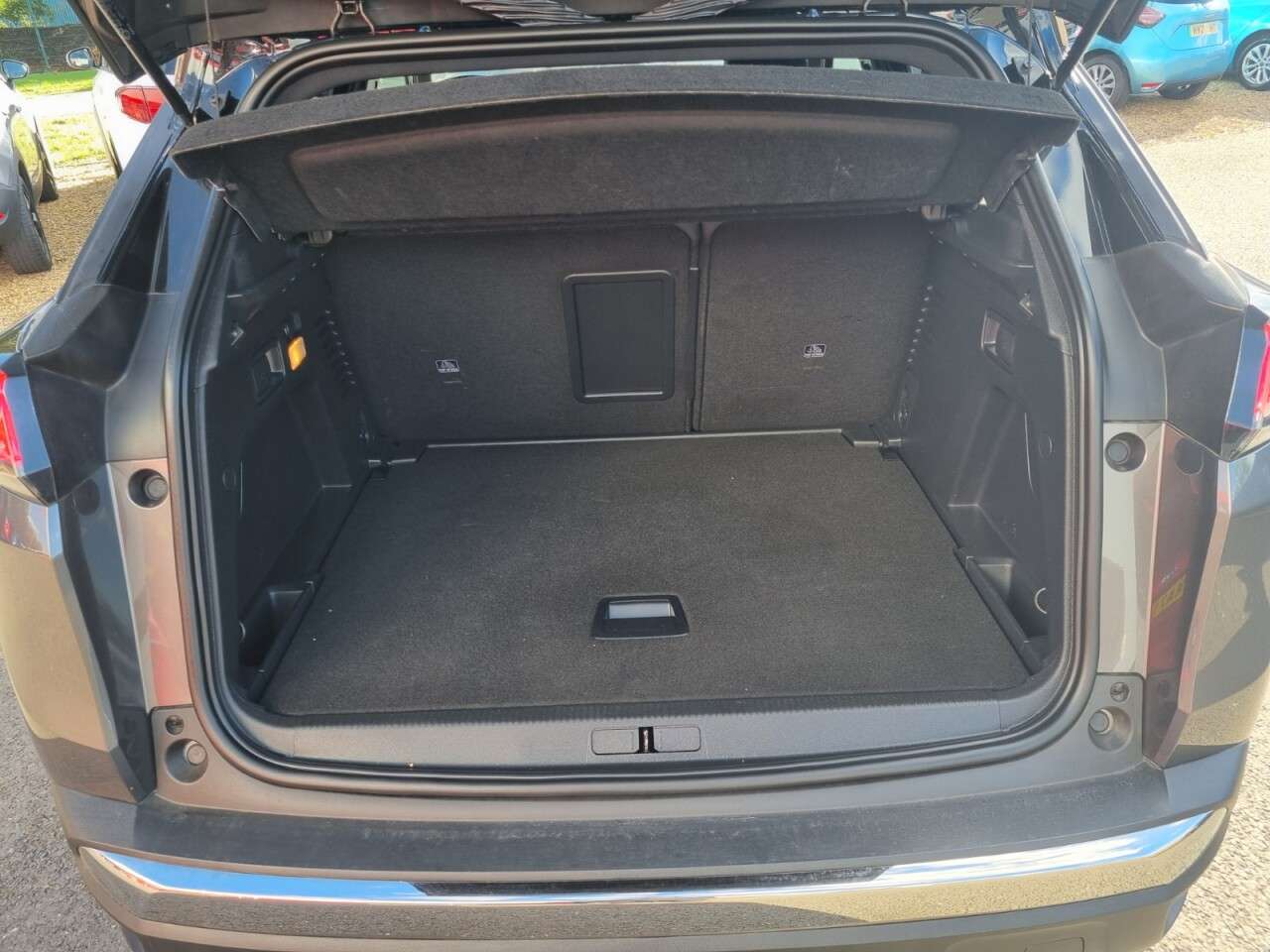 2023 PEUGEOT 3008 2023 PEUGEOT 3008