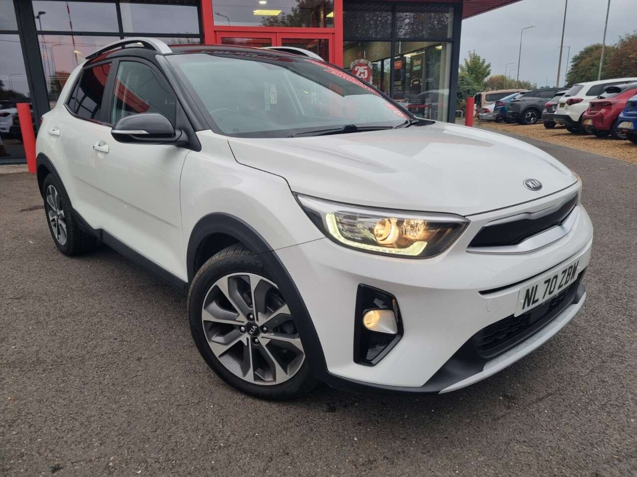 A 2020 KIA STONIC 1.0 T-GDi 4 SUV 5dr Petrol DCT Euro 6 (s/s) (118 bhp) A 2020 KIA STONIC 1.0 T-GDi 4 SUV 5dr Petrol DCT Euro 6 (s/s) (118 bhp)