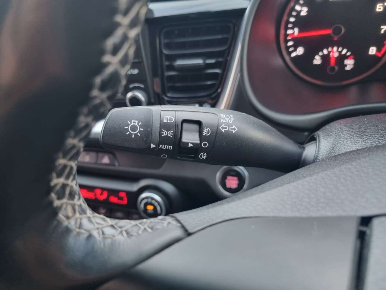 2020 KIA STONIC 2020 KIA STONIC