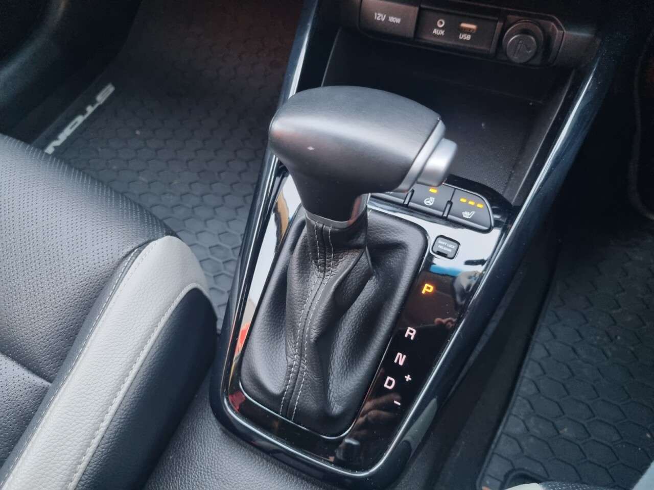 2020 KIA STONIC 2020 KIA STONIC