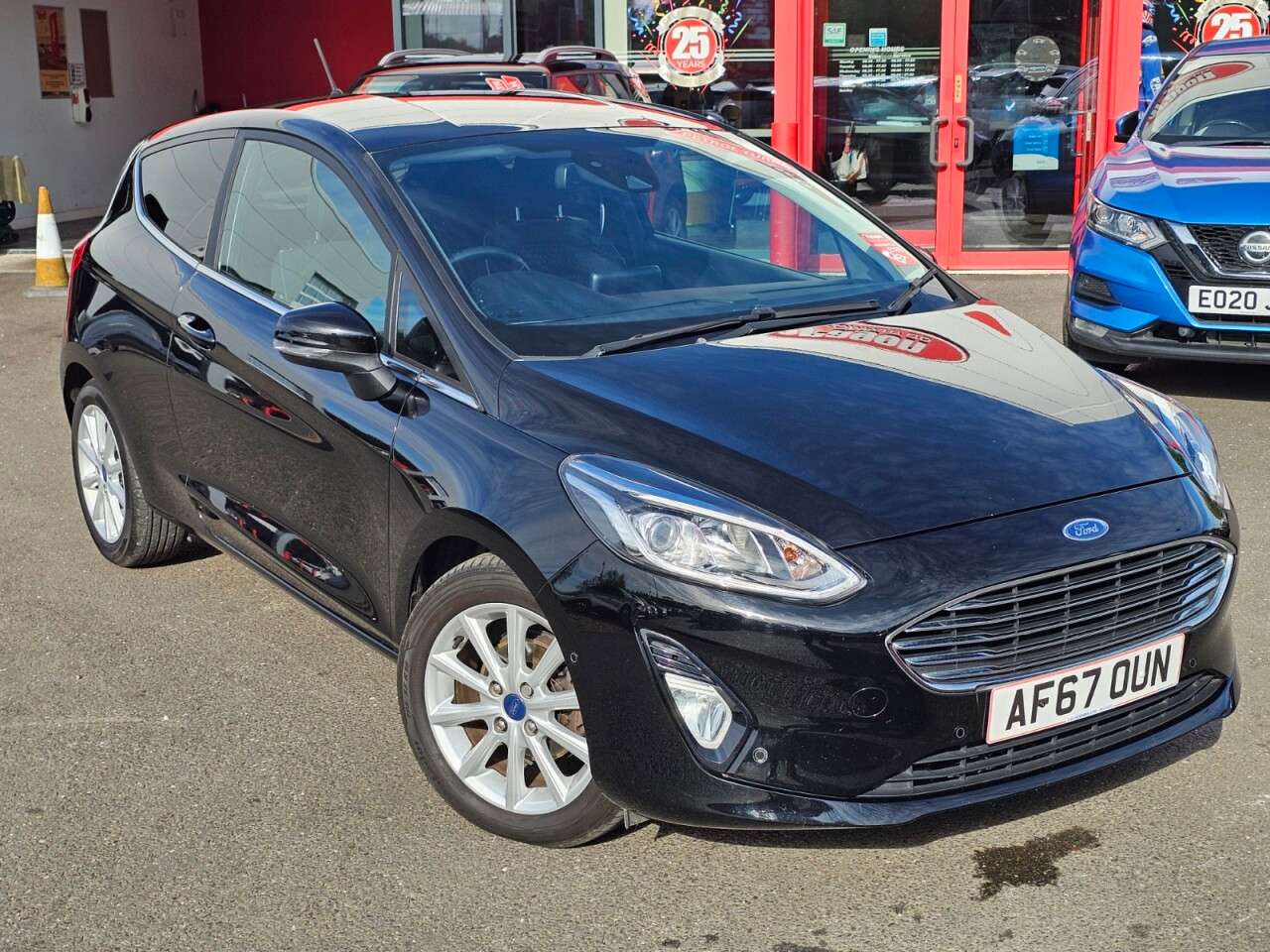 A 2017 FORD FIESTA 1.0T EcoBoost Titanium Hatchback 3dr Petrol Auto Euro 6 (s/s) (100 ps) A 2017 FORD FIESTA 1.0T EcoBoost Titanium Hatchback 3dr Petrol Auto Euro 6 (s/s) (100 ps)