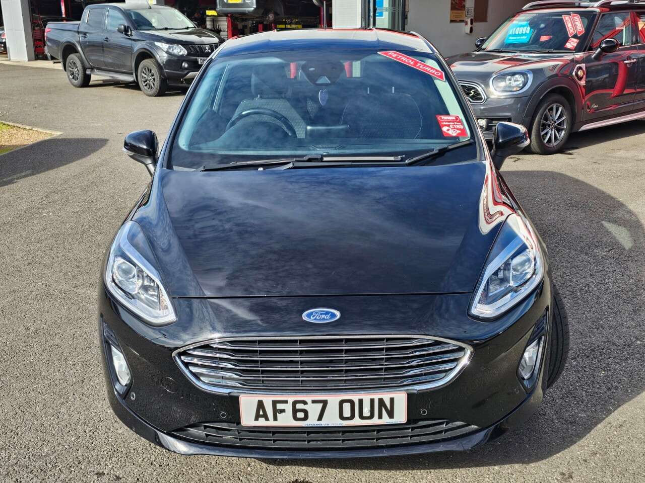 A 2017 FORD FIESTA 1.0T EcoBoost Titanium Hatchback 3dr Petrol Auto Euro 6 (s/s) (100 ps) A 2017 FORD FIESTA 1.0T EcoBoost Titanium Hatchback 3dr Petrol Auto Euro 6 (s/s) (100 ps)