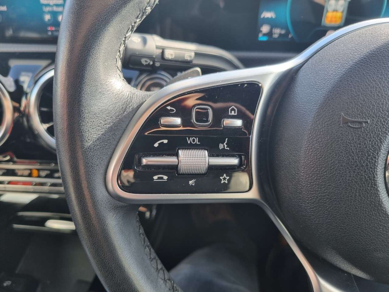 2018 MERCEDES-BENZ A CLASS 2018 MERCEDES-BENZ A CLASS