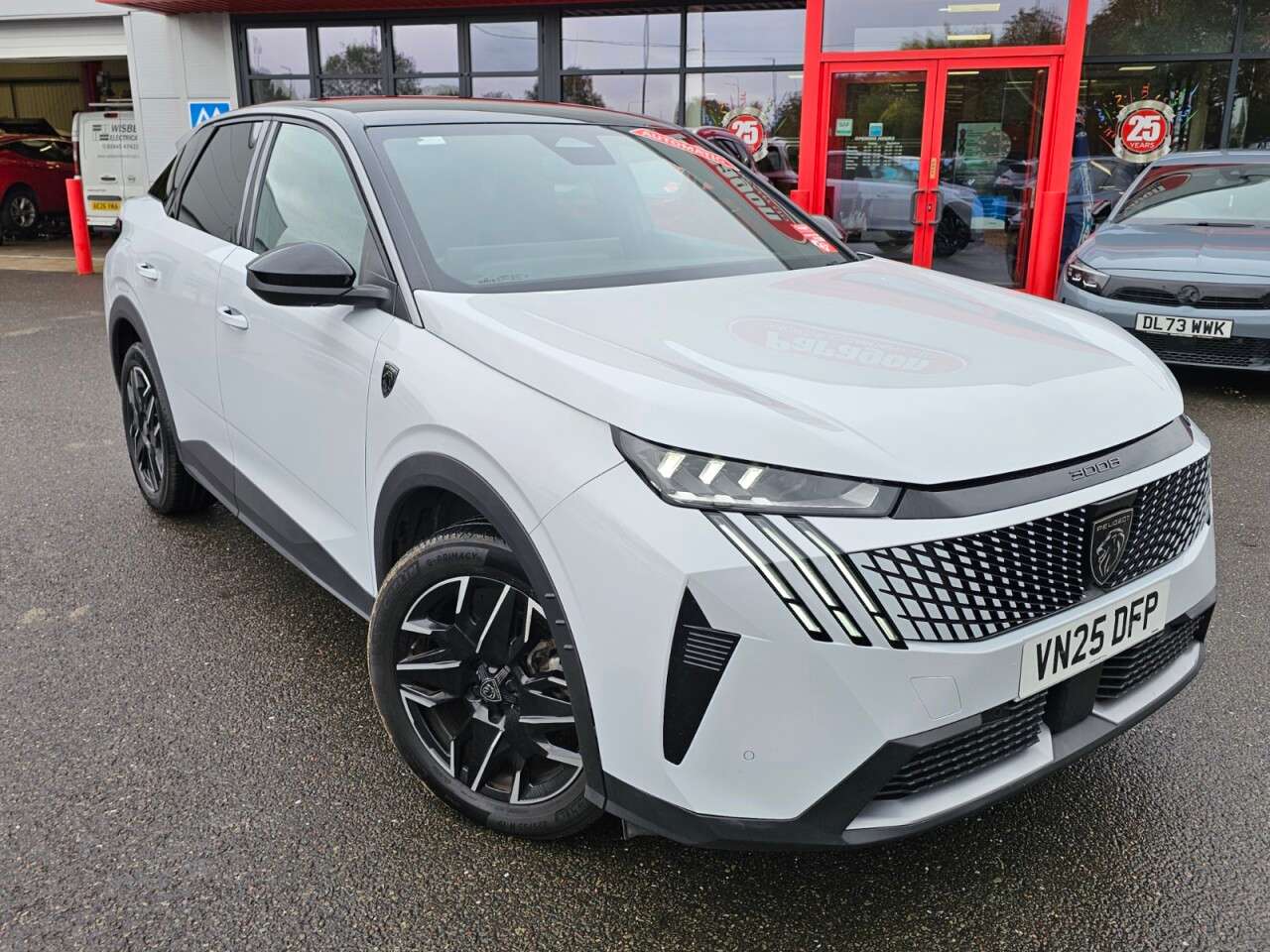 A 2025 PEUGEOT 3008 1.2 GT SUV 5dr Petrol Hybrid e-DSC6 Euro 6 (s/s) (136 ps) A 2025 PEUGEOT 3008 1.2 GT SUV 5dr Petrol Hybrid e-DSC6 Euro 6 (s/s) (136 ps)