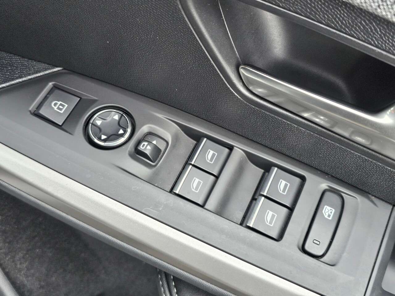 2025 PEUGEOT 3008 2025 PEUGEOT 3008