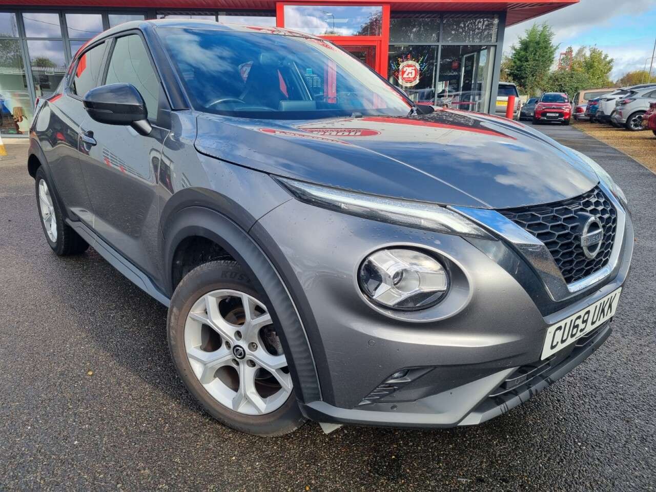 A 2020 NISSAN JUKE 1.0 DIG-T N-Connecta SUV 5dr Petrol Manual Euro 6 (s/s) (117 ps) A 2020 NISSAN JUKE 1.0 DIG-T N-Connecta SUV 5dr Petrol Manual Euro 6 (s/s) (117 ps)