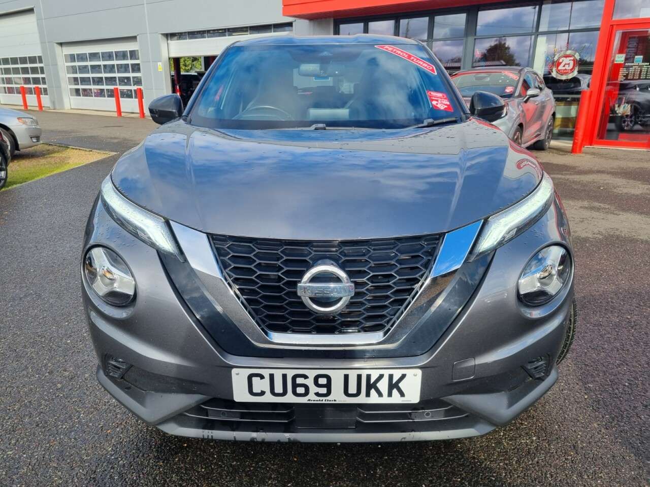 A 2020 NISSAN JUKE 1.0 DIG-T N-Connecta SUV 5dr Petrol Manual Euro 6 (s/s) (117 ps) A 2020 NISSAN JUKE 1.0 DIG-T N-Connecta SUV 5dr Petrol Manual Euro 6 (s/s) (117 ps)