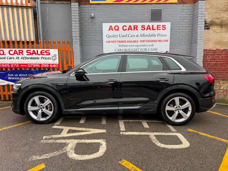 A 2020 AUDI E-TRON QUATTRO TECHNIK A 2020 AUDI E-TRON QUATTRO TECHNIK