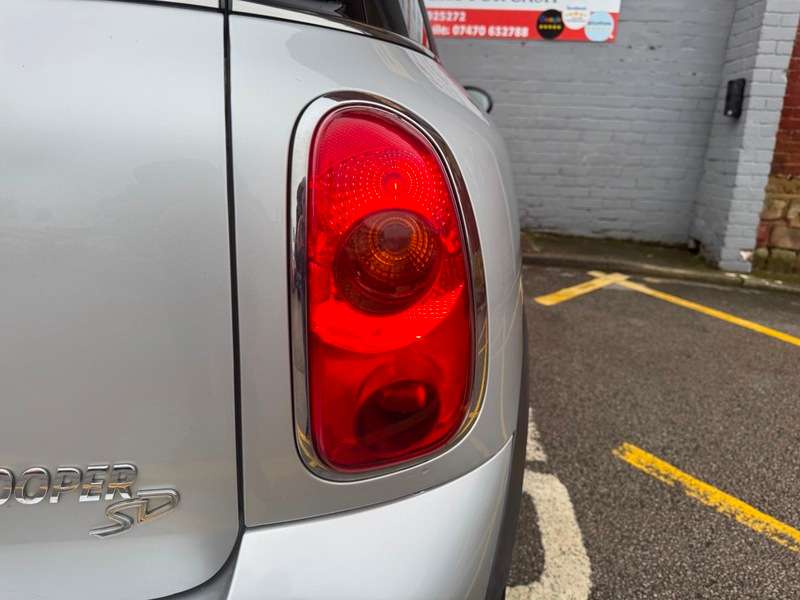 2011 MINI COUNTRYMAN 2011 MINI COUNTRYMAN