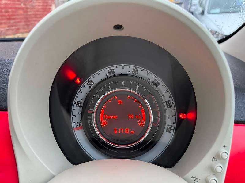 2017 FIAT 500 2017 FIAT 500