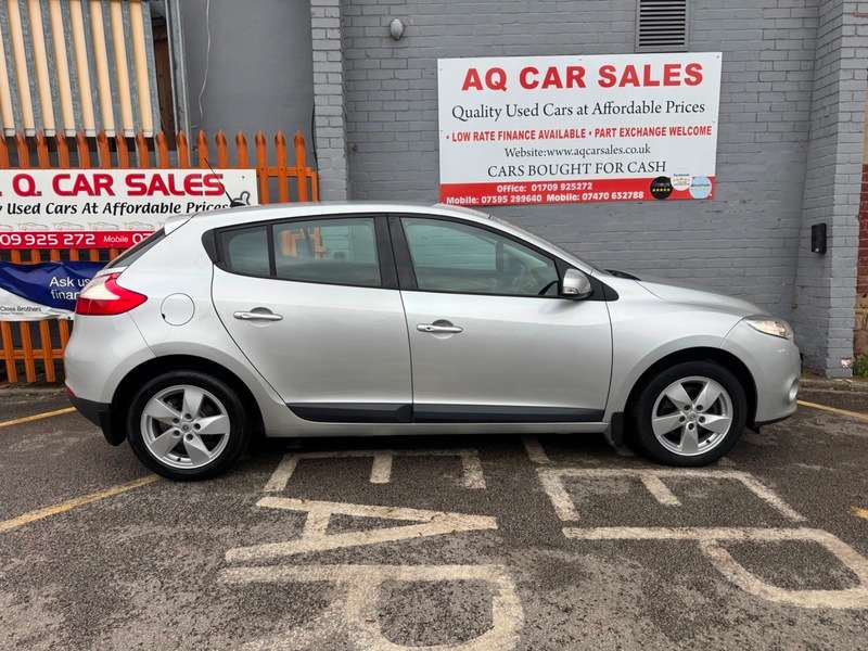 2011 RENAULT MEGANE 2011 RENAULT MEGANE