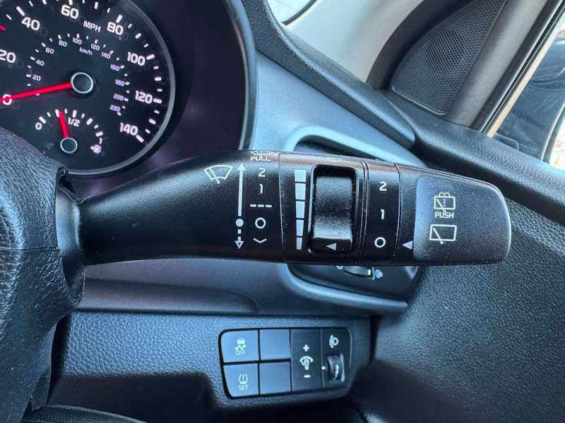 2018 KIA STONIC 2018 KIA STONIC
