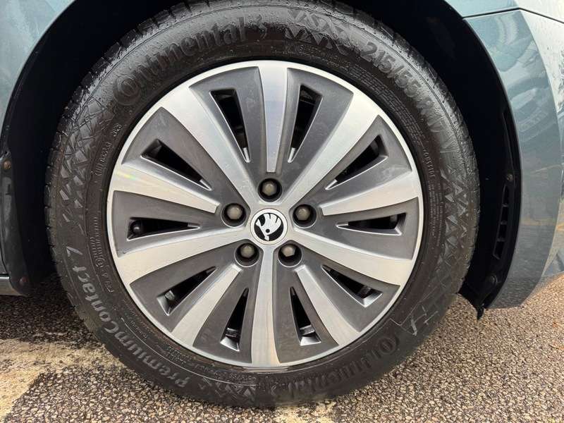 A 2017 SKODA SUPERB SE TECHNOLOGY TDI GREENLINE A 2017 SKODA SUPERB SE TECHNOLOGY TDI GREENLINE