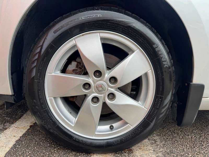 2011 RENAULT MEGANE 2011 RENAULT MEGANE