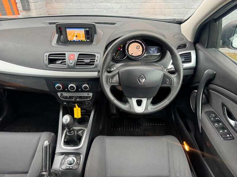 2011 RENAULT MEGANE 2011 RENAULT MEGANE