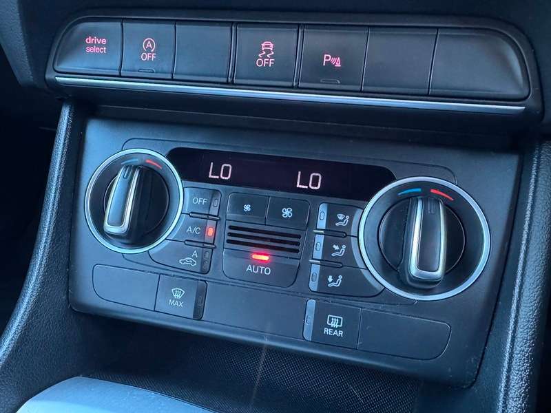 2015 AUDI Q3 2015 AUDI Q3