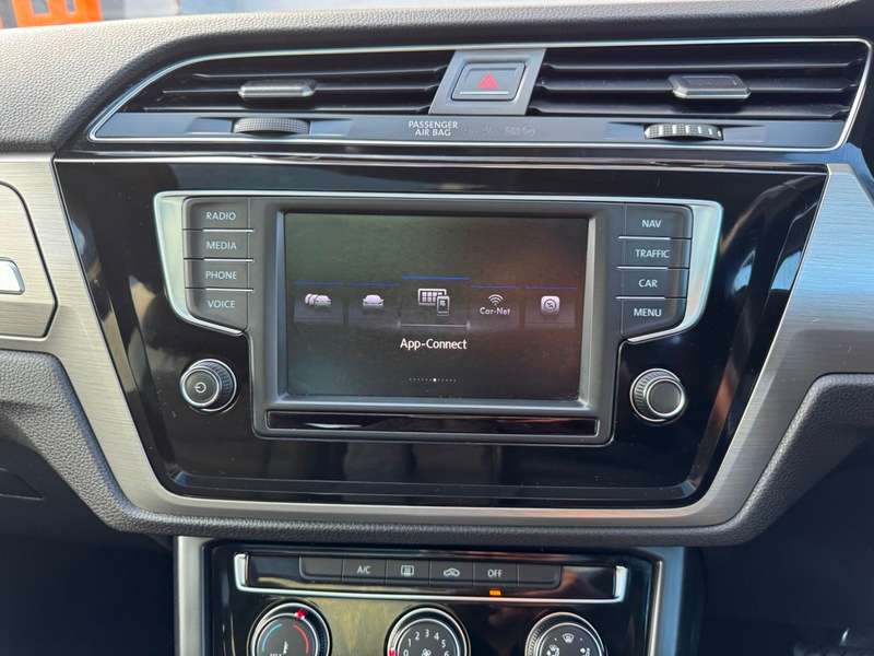 2016 VOLKSWAGEN TOURAN 2016 VOLKSWAGEN TOURAN