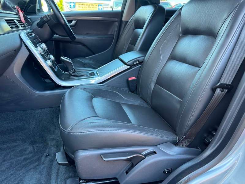 2014 VOLVO V70 2014 VOLVO V70