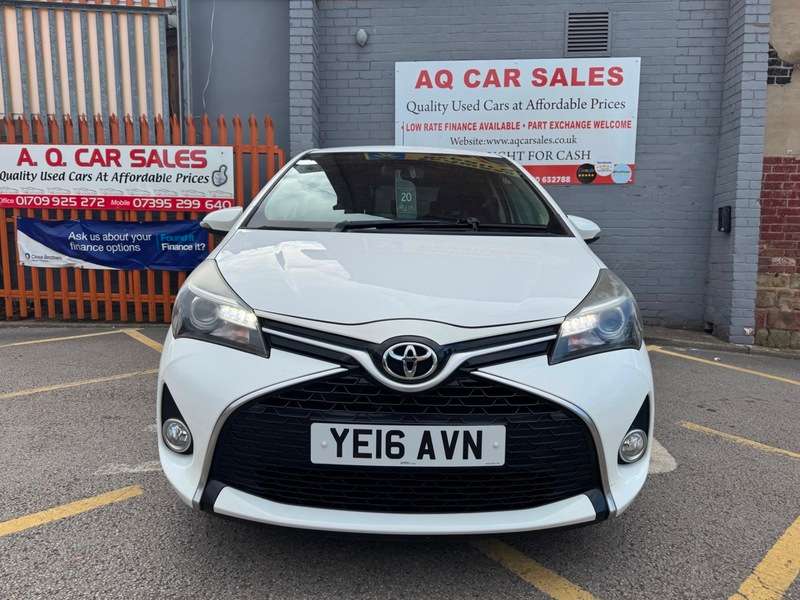 A 2016 TOYOTA YARIS VVT-I DESIGN A 2016 TOYOTA YARIS VVT-I DESIGN