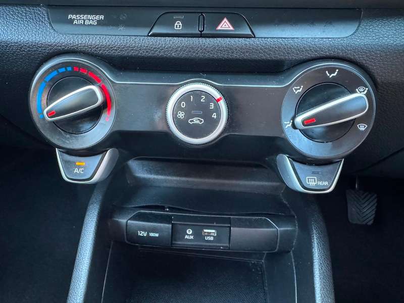 2018 KIA STONIC 2018 KIA STONIC