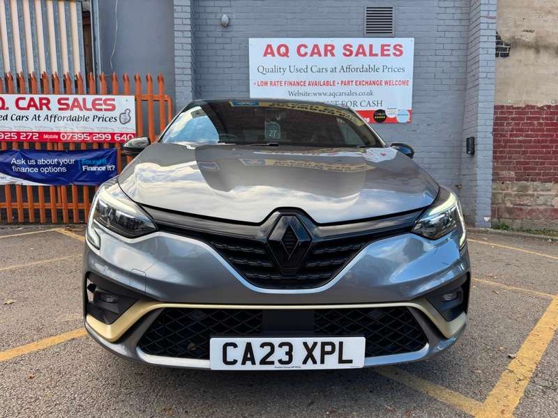 A 2023 RENAULT CLIO E-TECH ENGINEERED A 2023 RENAULT CLIO E-TECH ENGINEERED