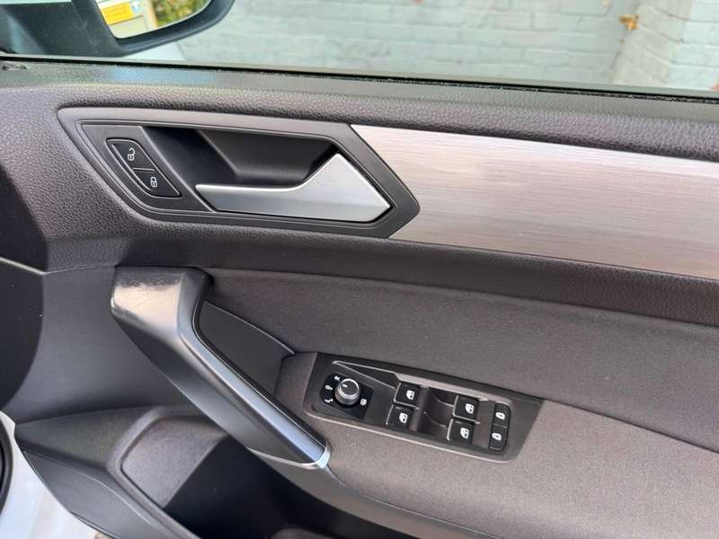 2016 VOLKSWAGEN TOURAN 2016 VOLKSWAGEN TOURAN