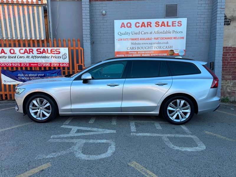 A 2018 VOLVO V60 D3 MOMENTUM A 2018 VOLVO V60 D3 MOMENTUM