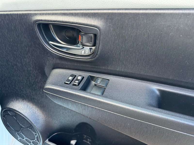 2012 TOYOTA YARIS 2012 TOYOTA YARIS