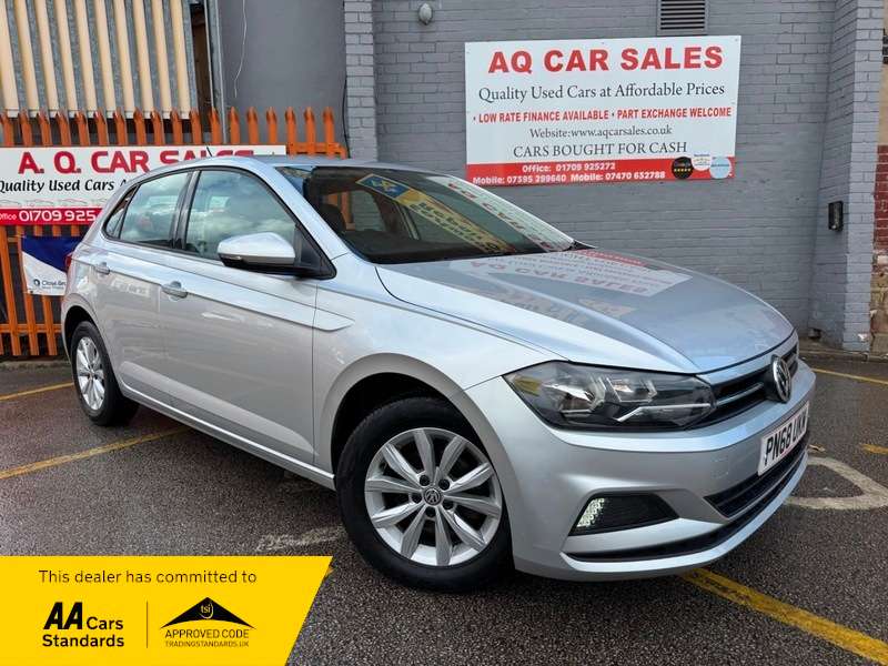 A 2018 VOLKSWAGEN POLO SE A 2018 VOLKSWAGEN POLO SE