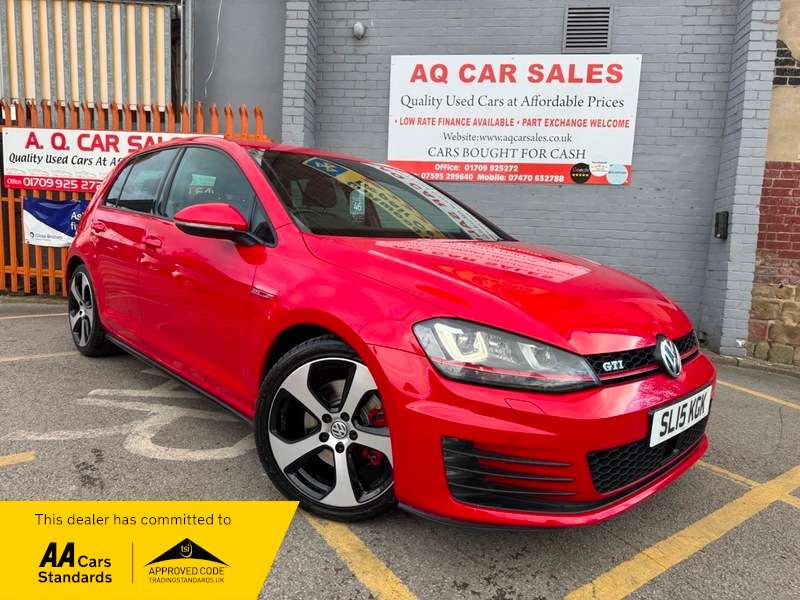 A 2015 VOLKSWAGEN GOLF GTI A 2015 VOLKSWAGEN GOLF GTI
