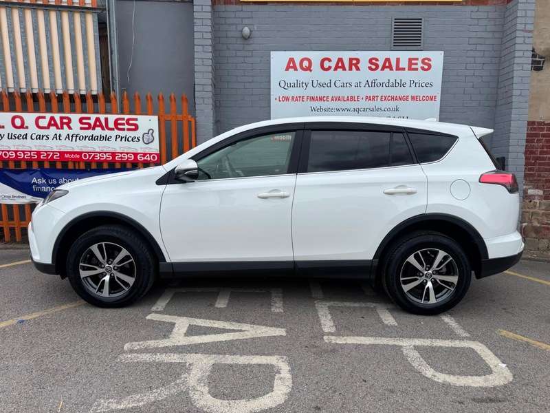A 2017 TOYOTA RAV4 D-4D BUSINESS EDITION TSS A 2017 TOYOTA RAV4 D-4D BUSINESS EDITION TSS