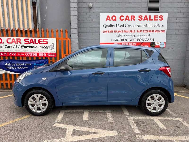 A 2016 HYUNDAI I10 S A 2016 HYUNDAI I10 S