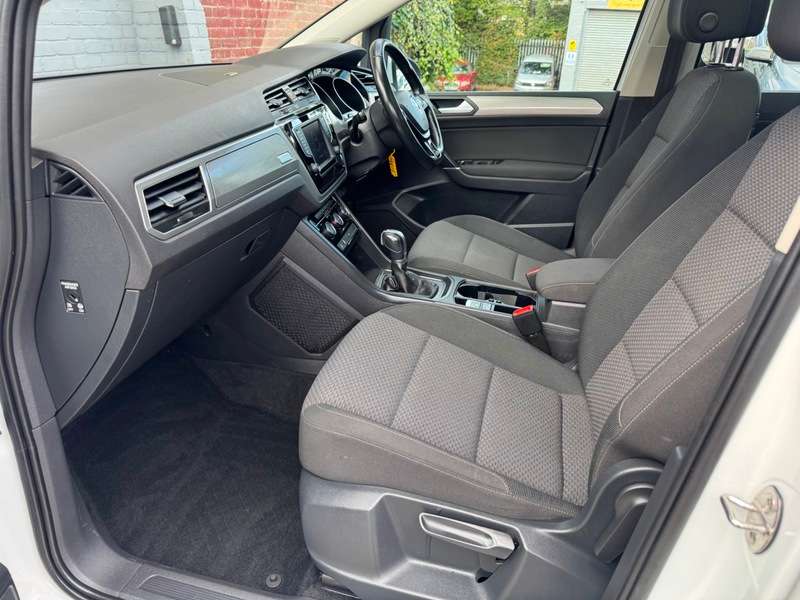 2016 VOLKSWAGEN TOURAN 2016 VOLKSWAGEN TOURAN